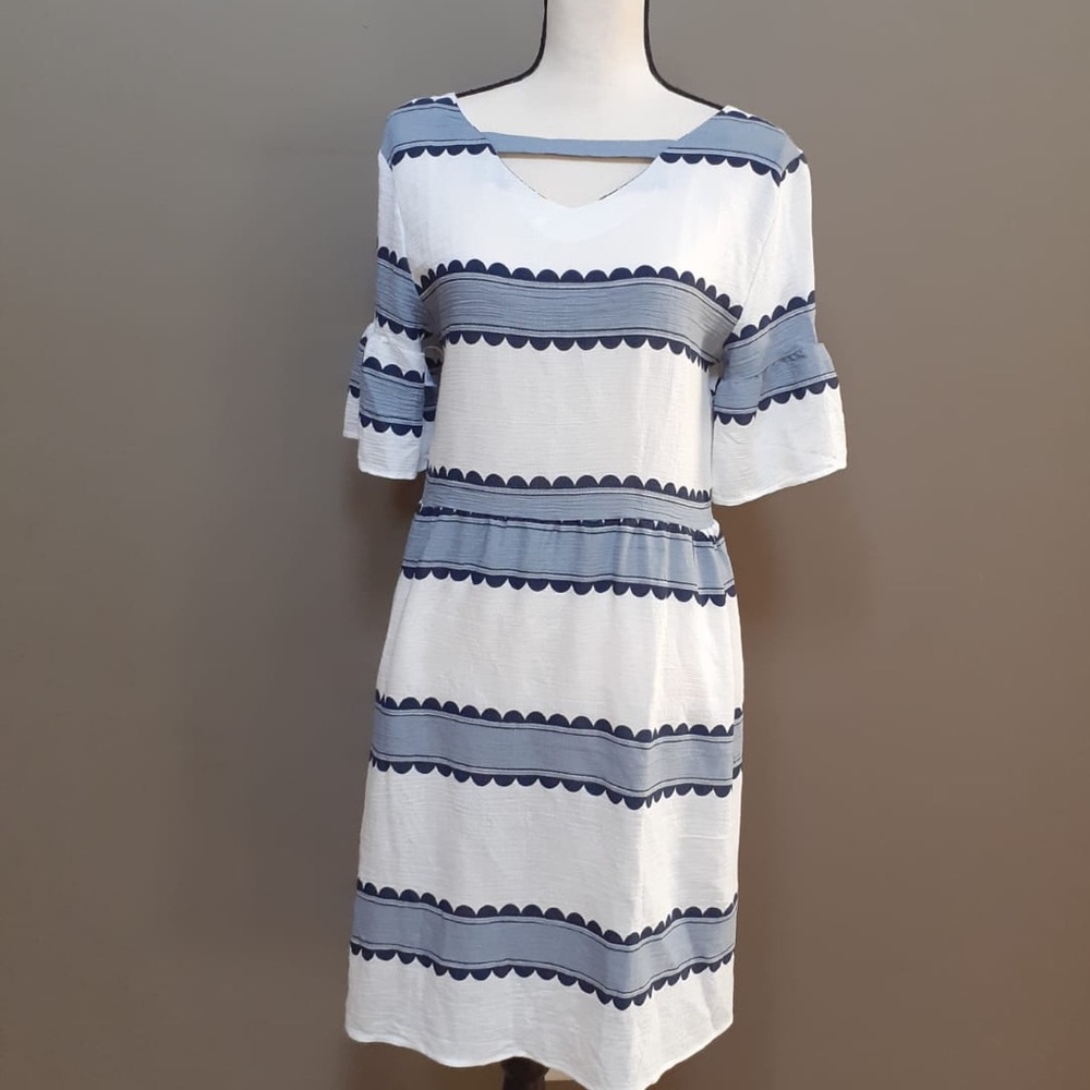 Blue white puffy sleeve dress